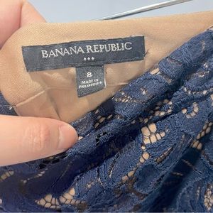 Navy lace skirt, Banana republic, size 8, like new condition
